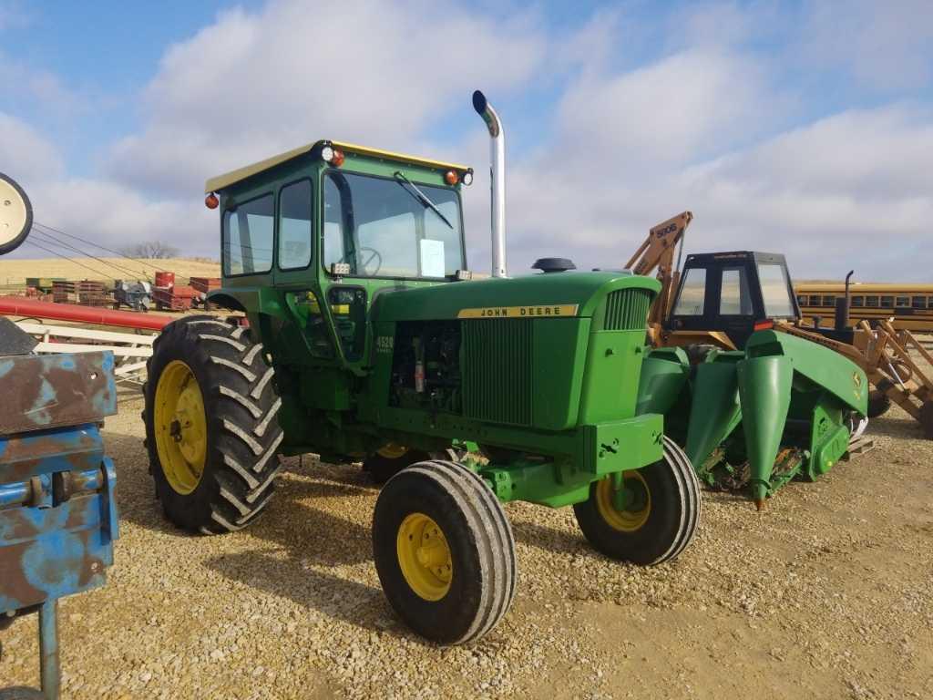 1969 JD 4520 TRACTOR, NEW TIRES 18.4 X 38 REARS