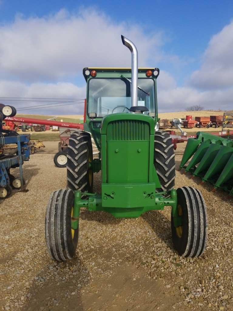 1969 JD 4520 TRACTOR, NEW TIRES 18.4 X 38 REARS