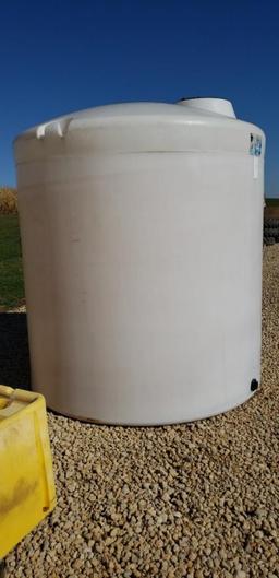 2500 GALLON POLY TANK-GOOD TANK NO CRACKS