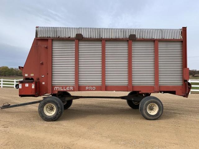 Miller Pro 5200 Chopper Wagon