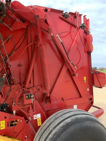 2015 New Holland 560 Round Baler