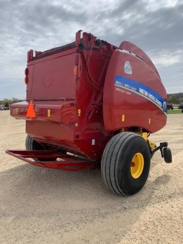 2015 New Holland 560 Round Baler