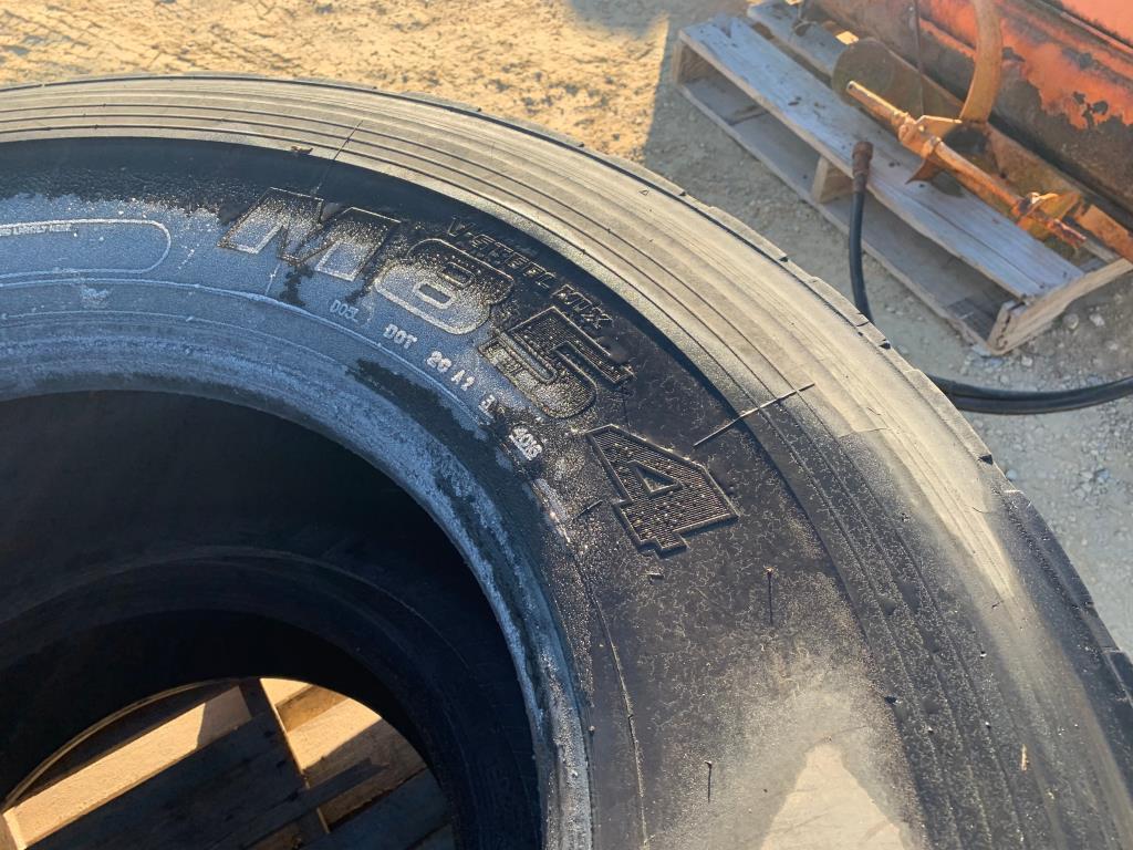 425/65R22.5 Tires