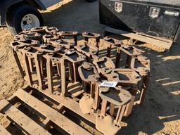 (1) 12 x 16.5 Grouser Track