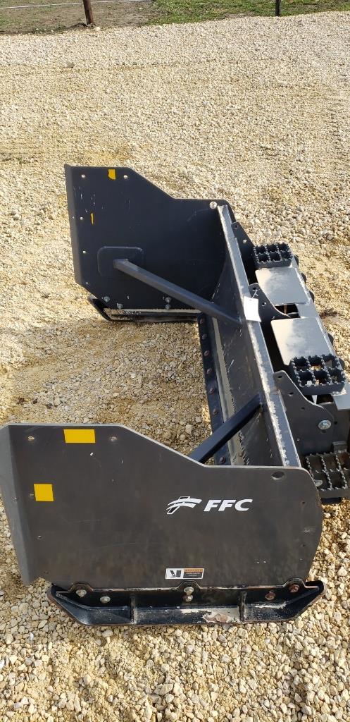 2012 FCC 6' HD SNOW PUSHER W/ QUICK ATTACH