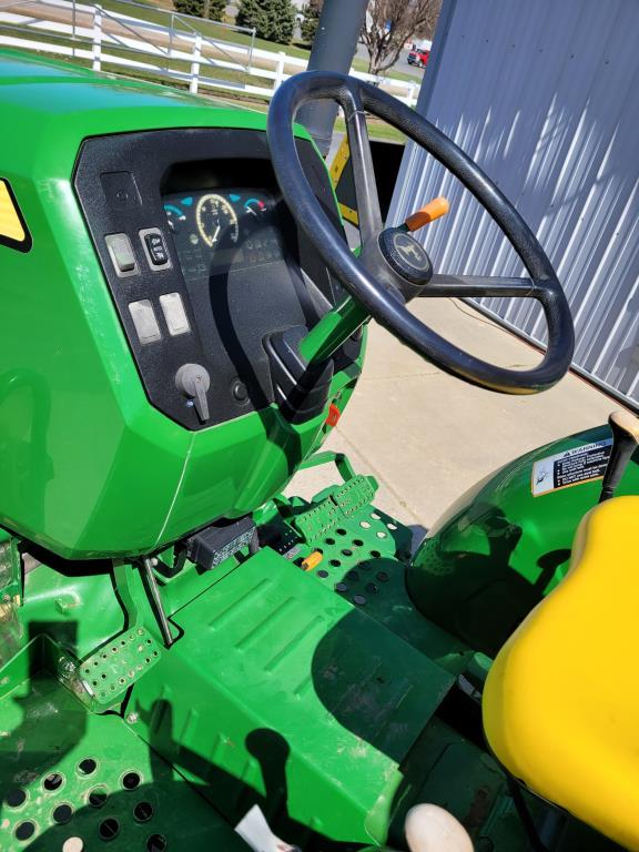 John Deere 5055E Tractor