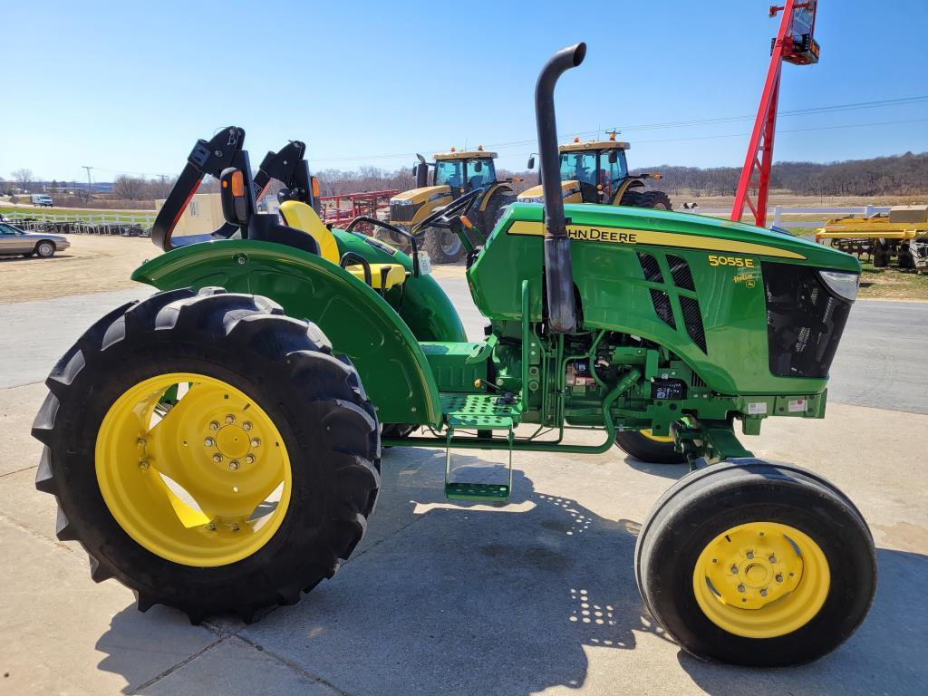 John Deere 5055E Tractor