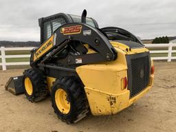 New Holland L225 SKid Loader w/ Bucket