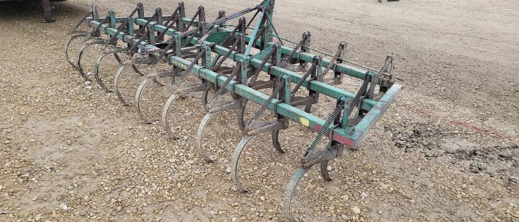 JOHN DEERE CULTIVATOR