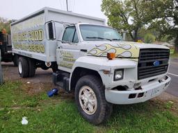 Ford F800 Chipper Truck