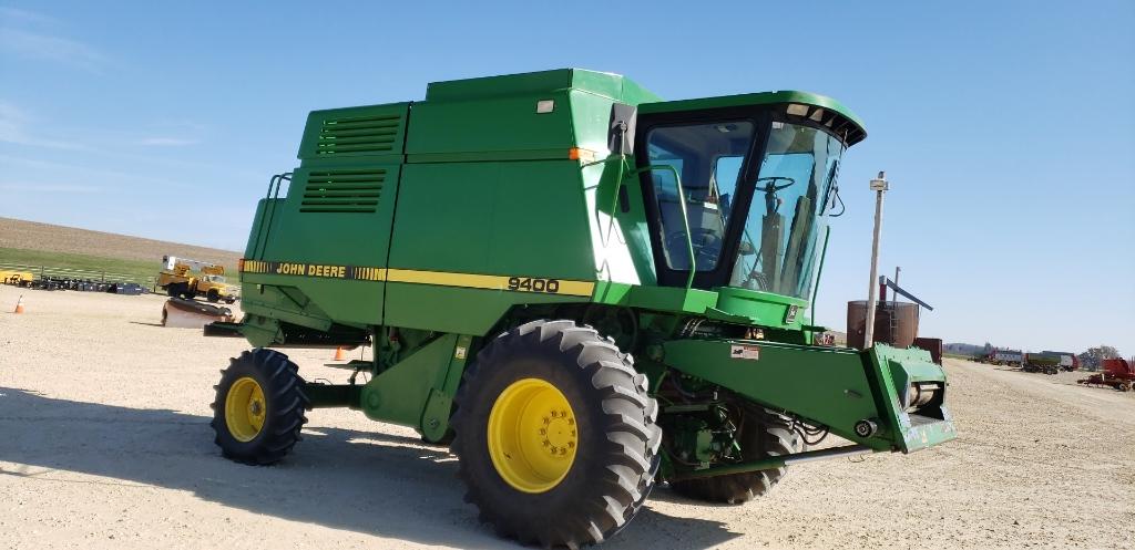 1990 JOHN DEERE 9400 COMBINE, 2 WD