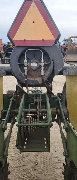 JOHN DEERE 7200 6 ROW 30 PLANTER