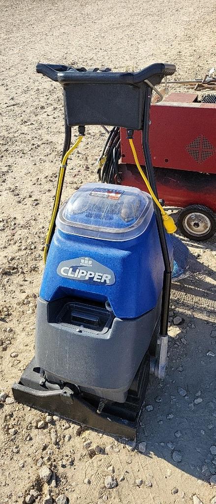 FLOOR SCRUBBER