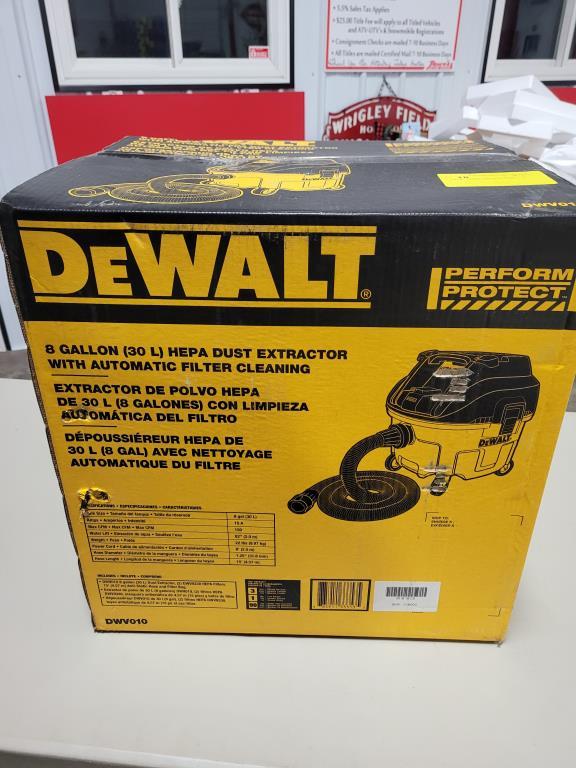 DEWALT 8 GALLON HEPA DUST EXTRACTOR