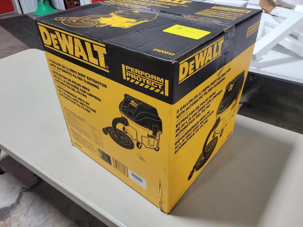 DEWALT 8 GALLON HEPA DUST EXTRACTOR