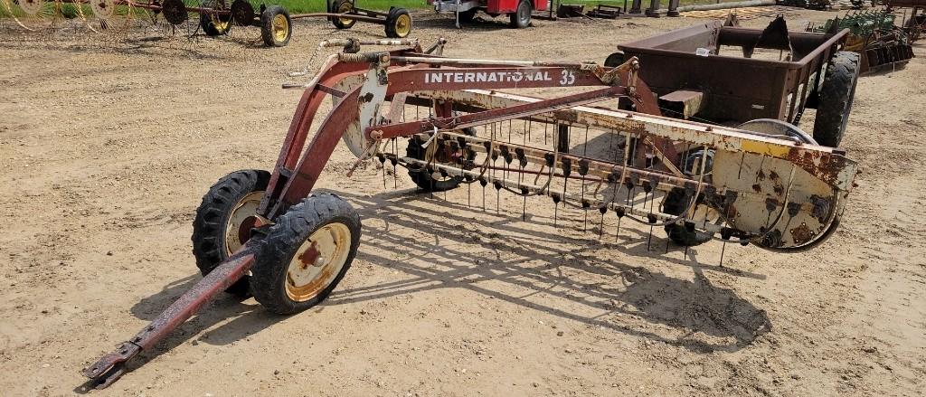 INTERNATIONAL 35 HAYRAKE