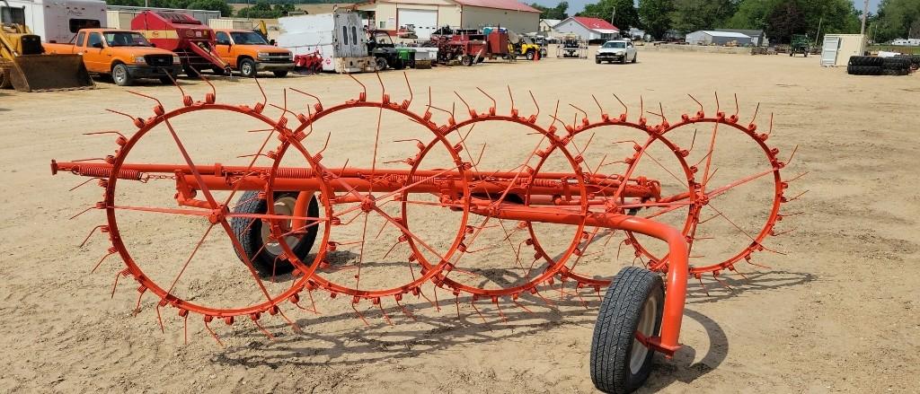 NEW IDEA 5 WHEEL HAY RAKE