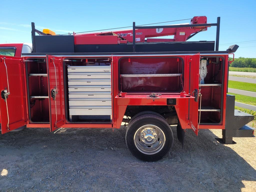 2005 Ford F350 Service Truck