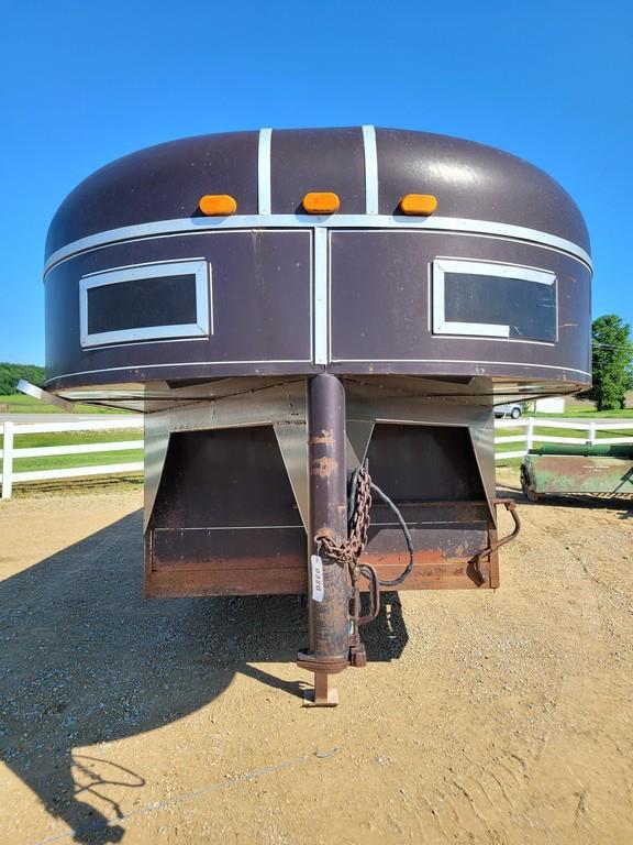 1988 Chaparelle 18' LIvestock Trailer