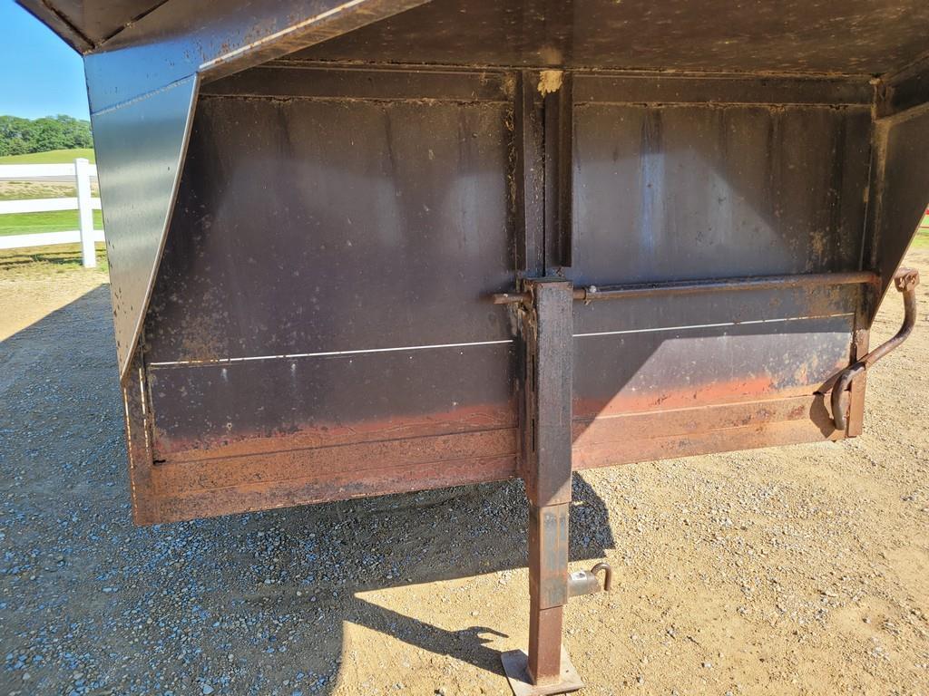 1988 Chaparelle 18' LIvestock Trailer