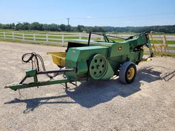 John Deere 327 Small Square Baler