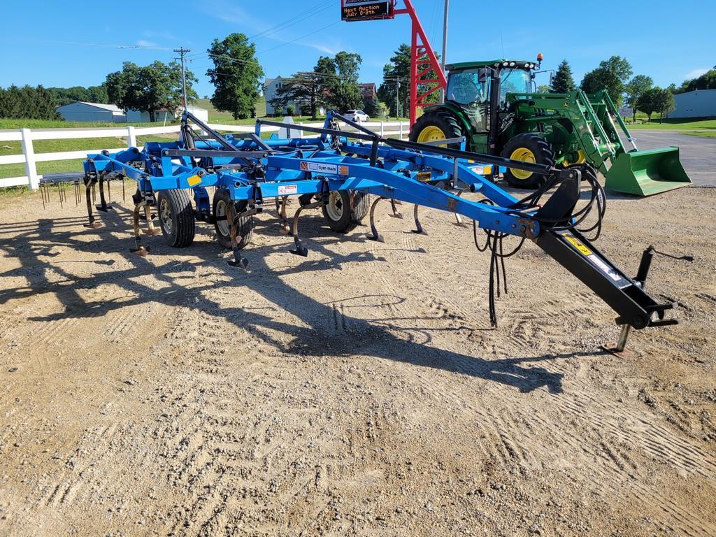 DMI Tigermate 12' Field Cultivator