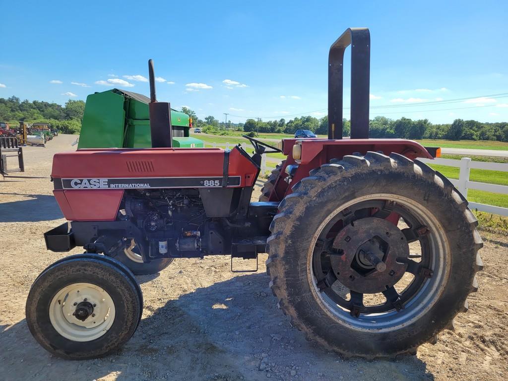 Case IH 885 Tractor