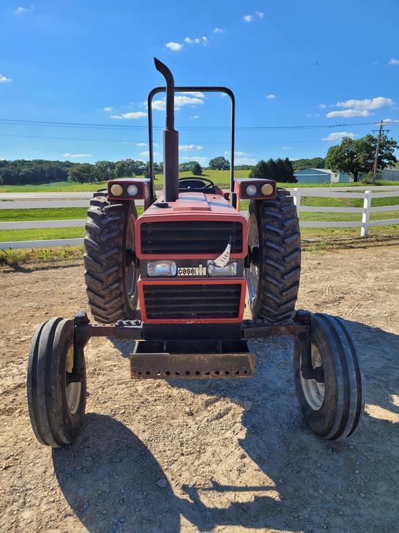 Case IH 885 Tractor