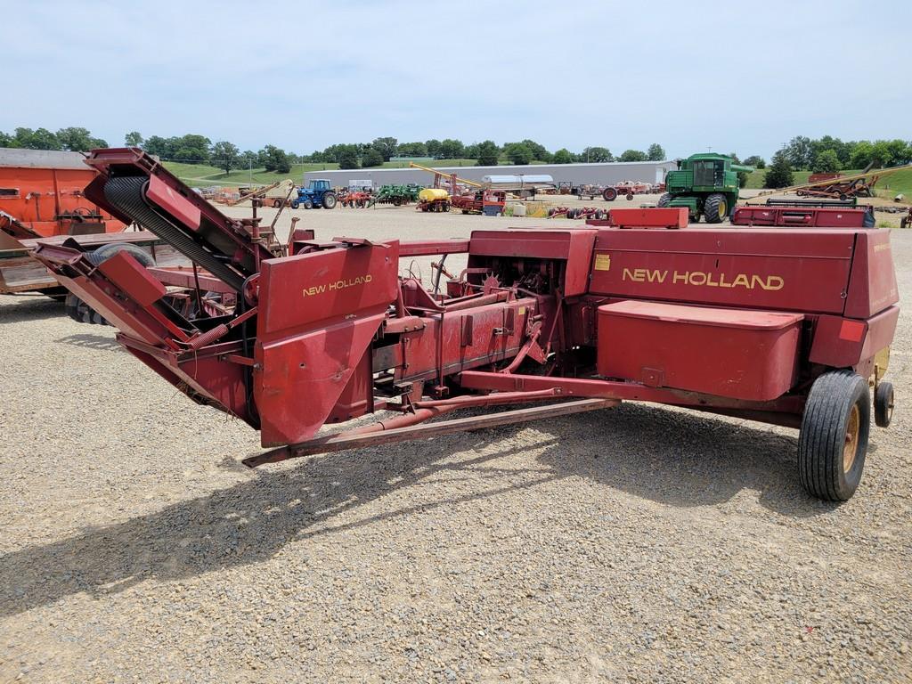 New Holland 320 Square Baler