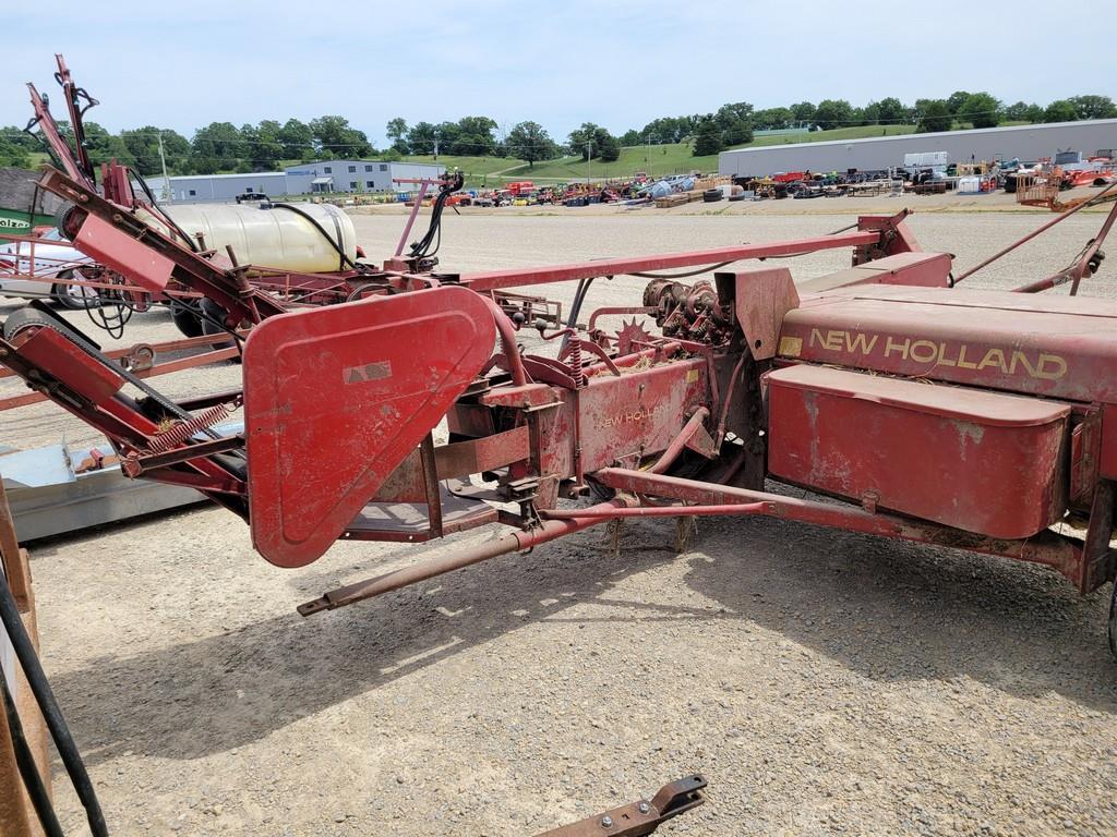 New Holland 273 Square Baler