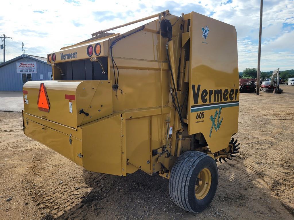 Vermeer 605XL Round Baler