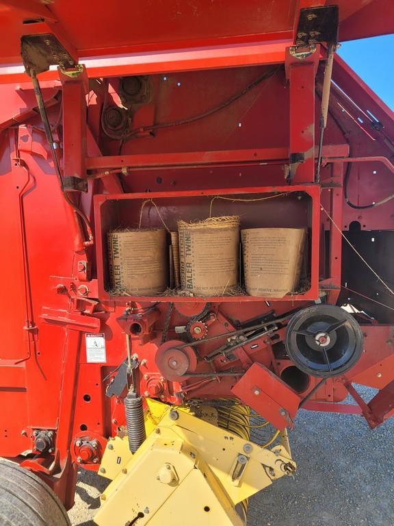 New Holland BR740 Round Baler