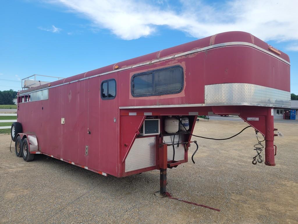 2005 Delta Livestock Travel Trailer