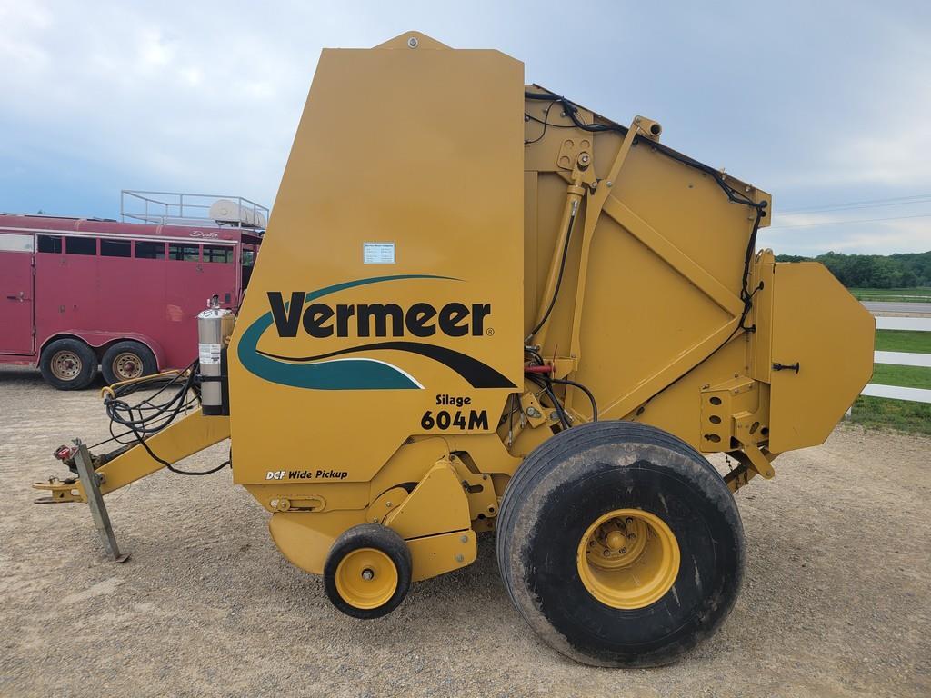 2005 Vermeer 604M Silage Round Baler