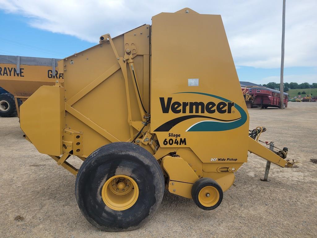 2005 Vermeer 604M Silage Round Baler