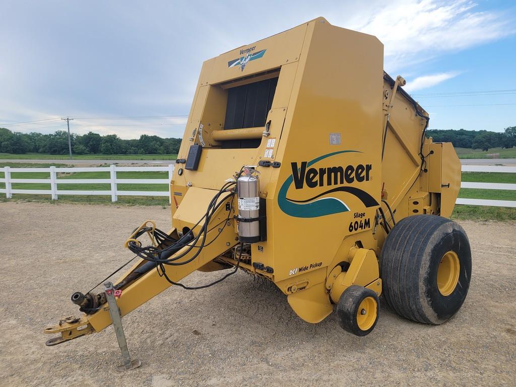 2005 Vermeer 604M Silage Round Baler