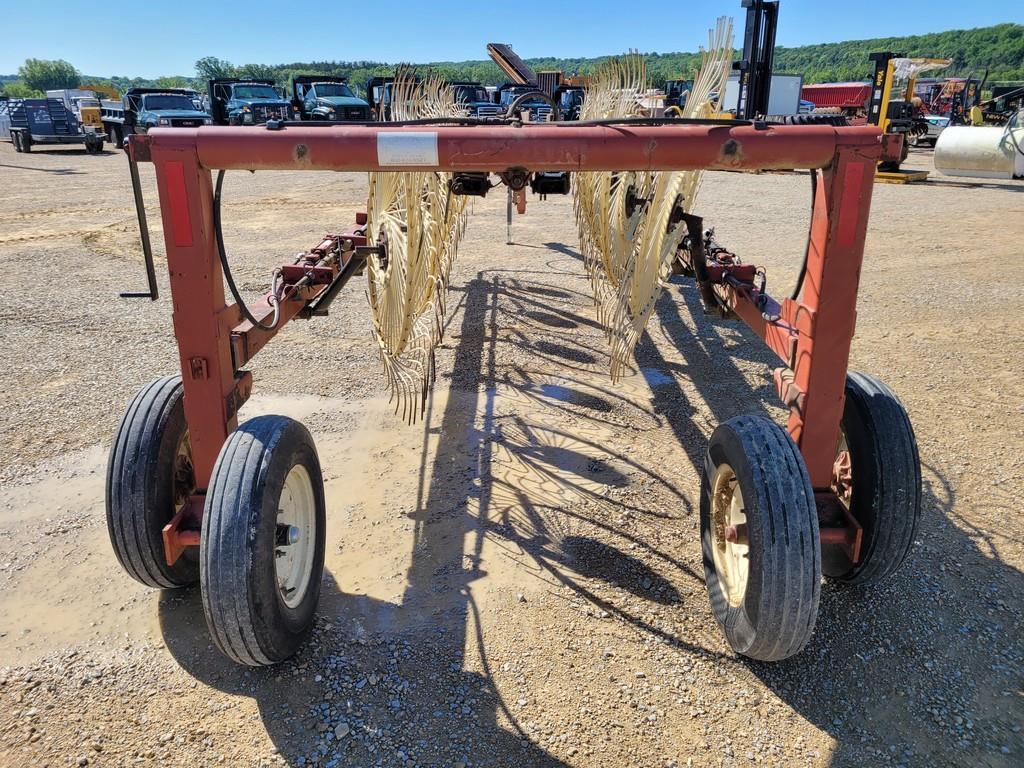 Agco 3983 12 Wheel Hay Rake