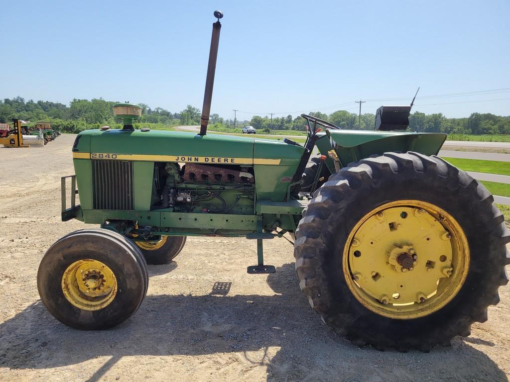 John Deere 2840 Tractor