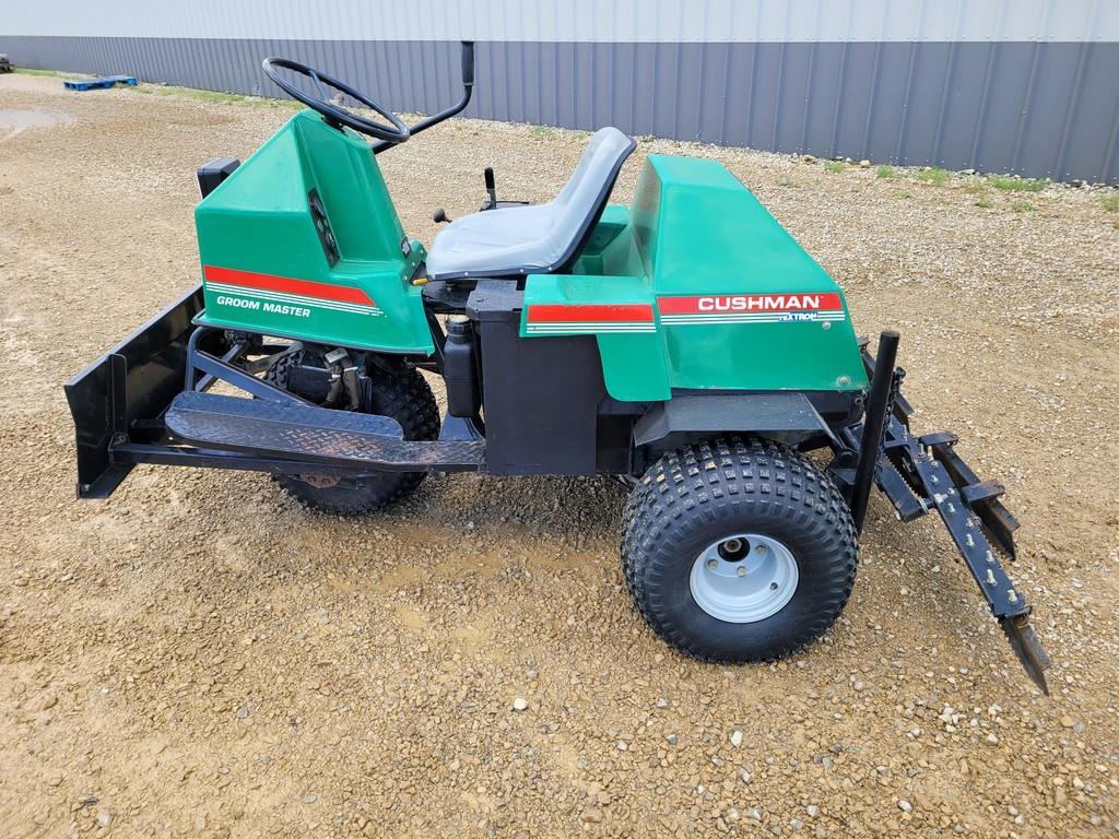 Cushman Groom Master Bunker Rake