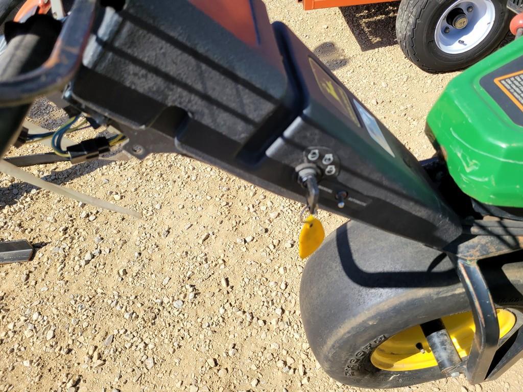 John Deere 800 Aercore Aerator