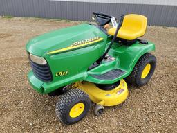 John Deere LT133 Lawn Mower