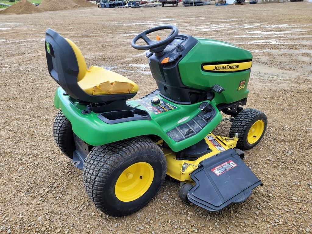 John Deere X320 Riding Lawn Mower