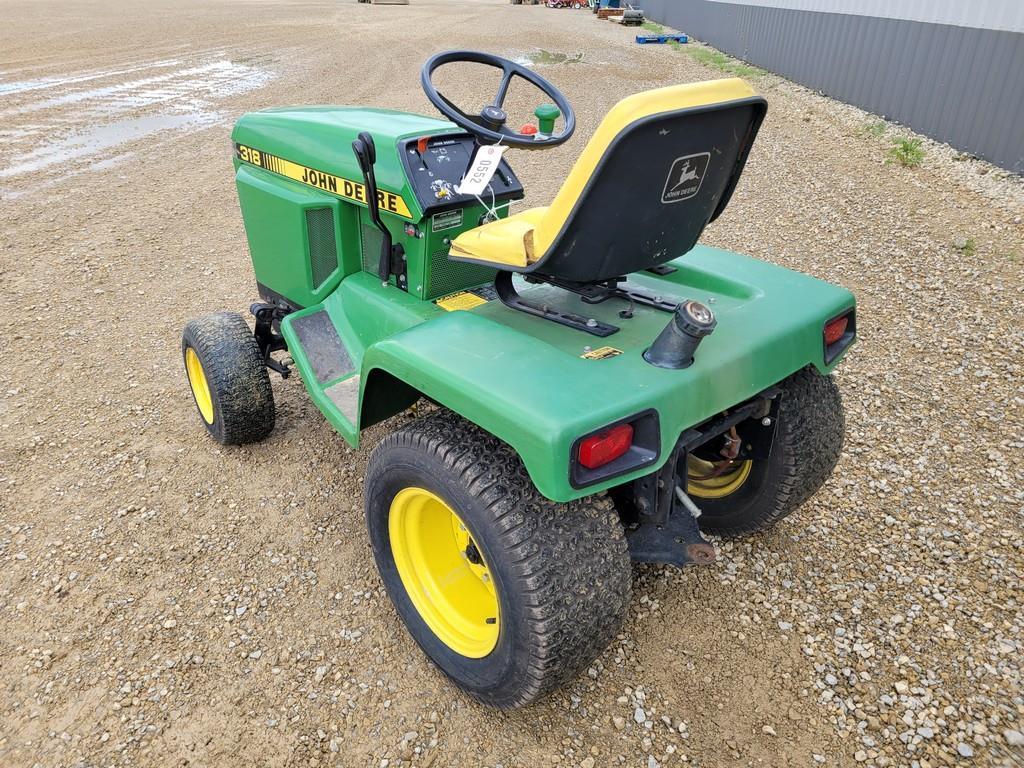 John Deere 318 Lawn Tractor