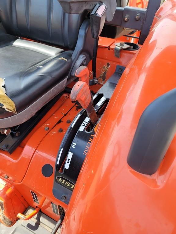 Kubota L4740 Tractor Loader Backhoe