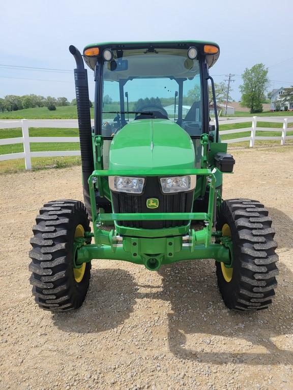 2021 John Deere 5075E Tractor