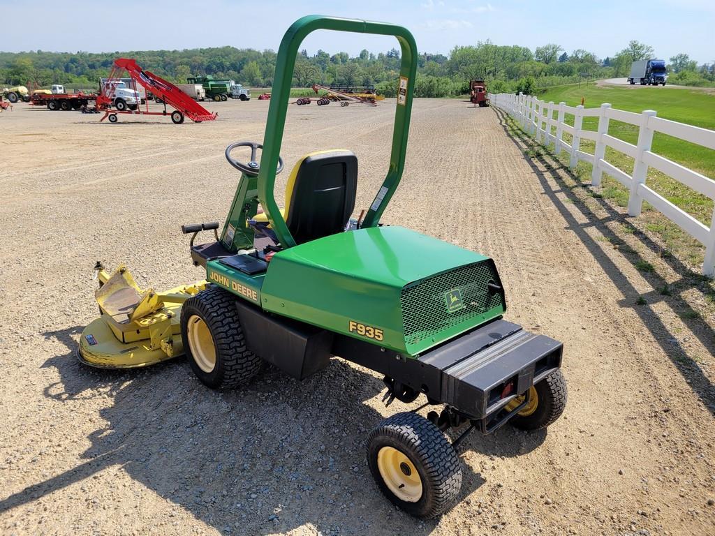 John Deere F935 Front Mount Lawn Mower