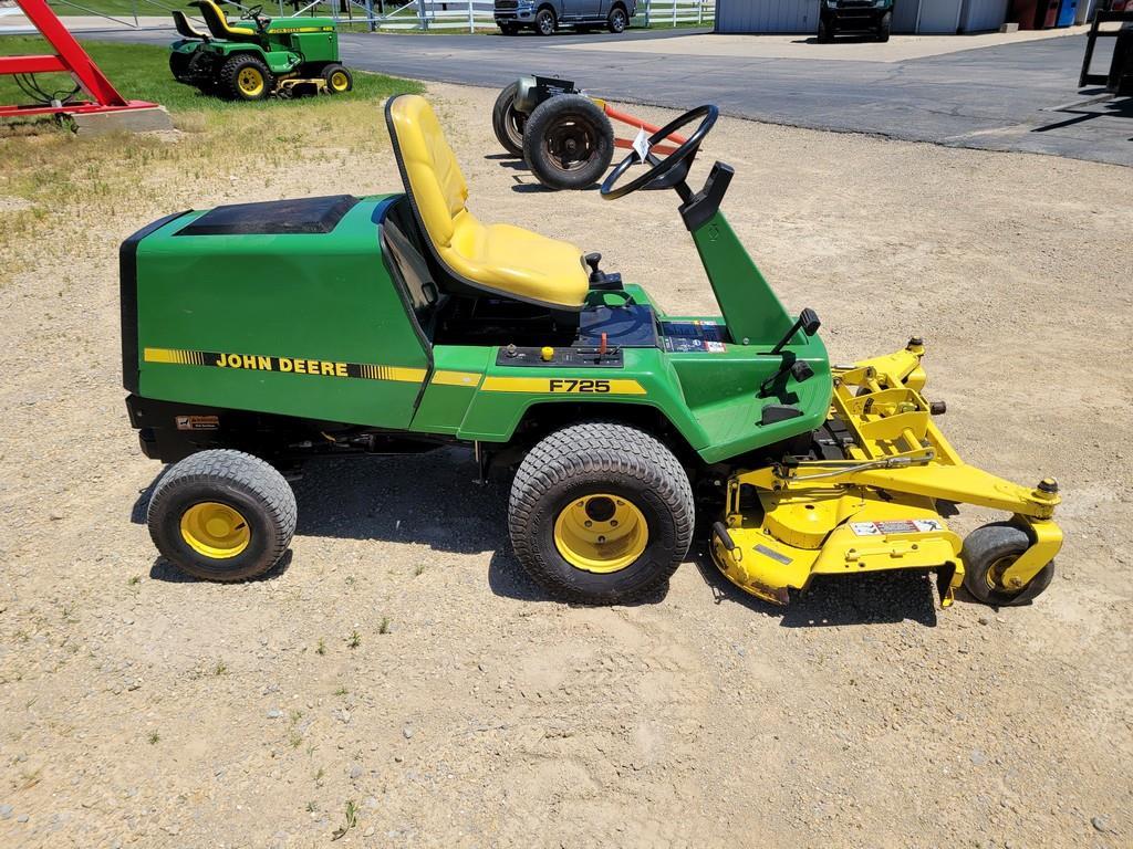 John Deere F725 Front Mount Mower