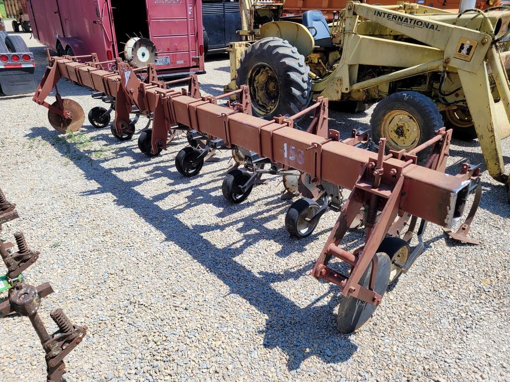 Case IH 153 6R 30" Cultivator