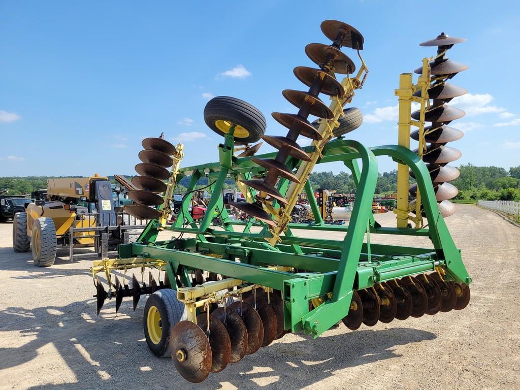 John Deere 20' Disk