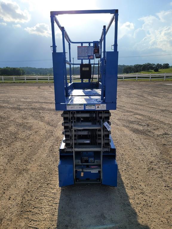 2010 Genie GS-3232 Electric Scissor Lift